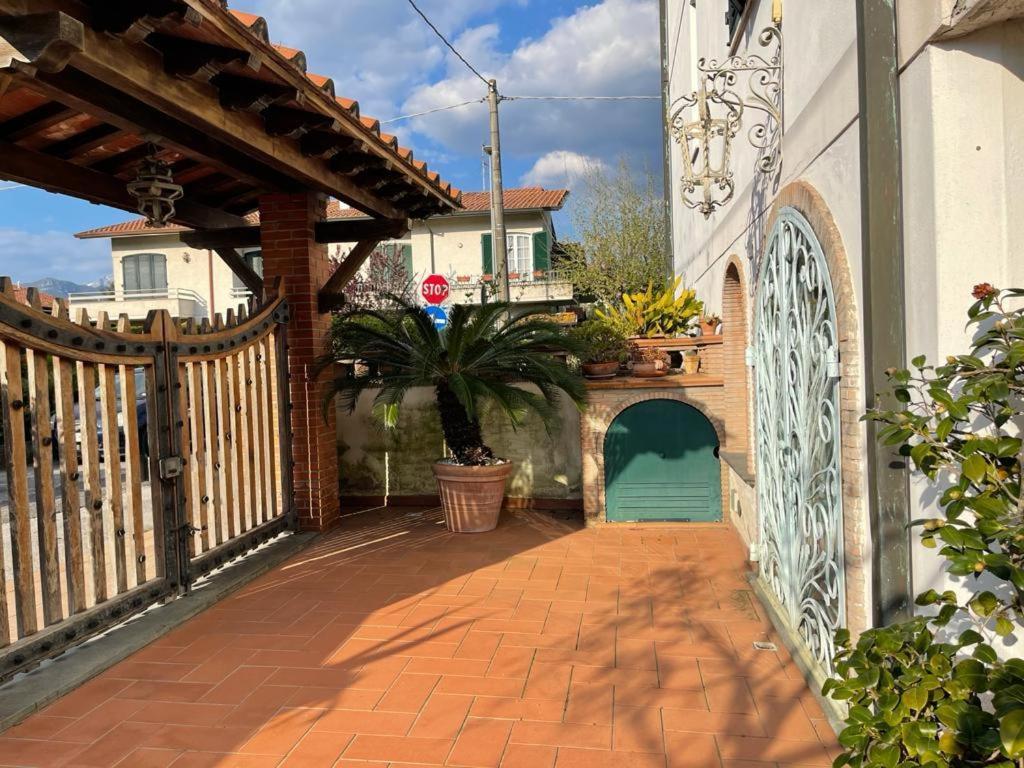 Raffinato Bilocale A Lido Di Camaiore Vicino Al Mare Dış mekan fotoğraf